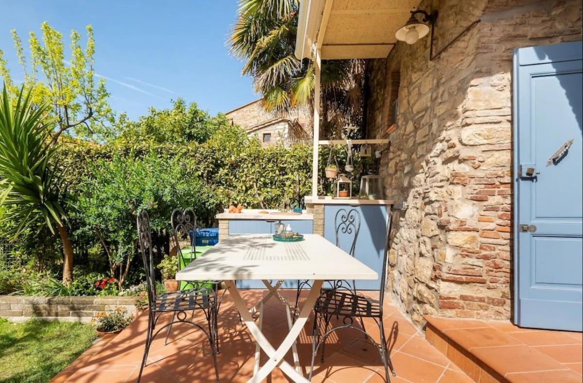 La Casa Nel Castello E Il Giardino Segreto Villa Suvereto Bagian luar foto